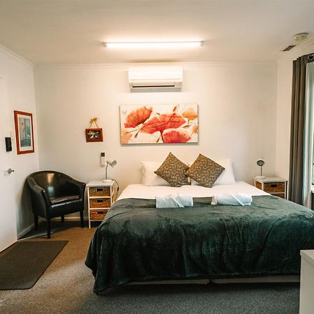 Alpine Riverside Cottages Порепунка Екстериор снимка
