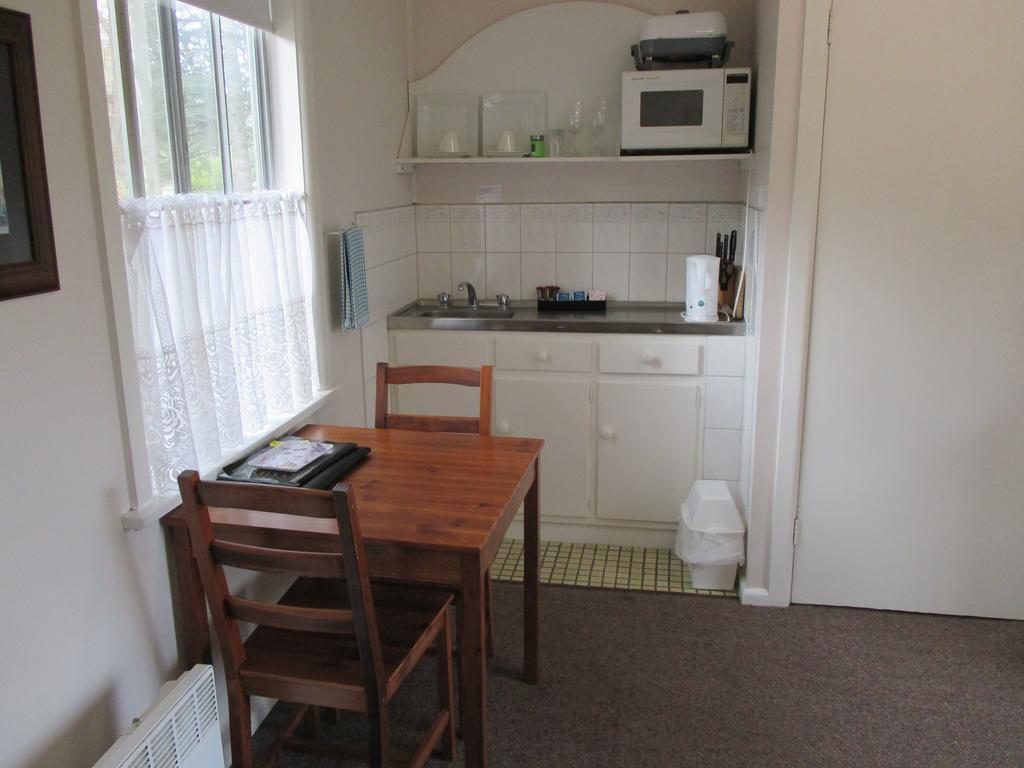 Alpine Riverside Cottages Порепунка Екстериор снимка