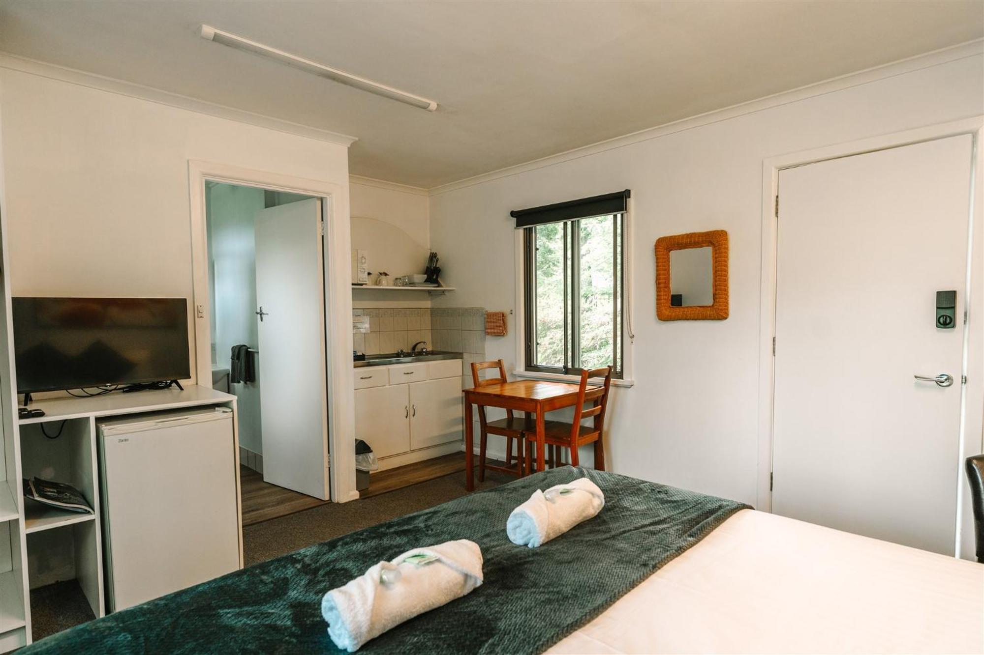Alpine Riverside Cottages Порепунка Екстериор снимка