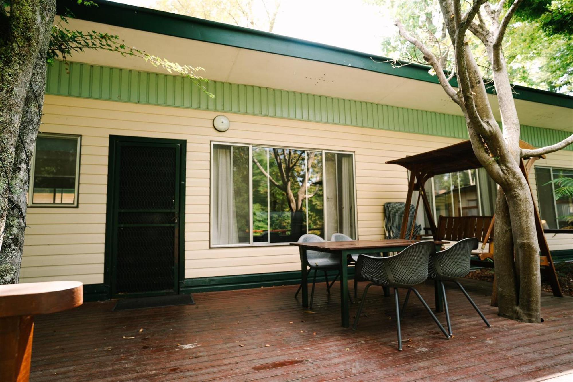 Alpine Riverside Cottages Порепунка Екстериор снимка